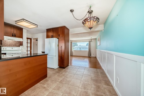 6308 144A Avenue, Edmonton, AB - Indoor Photo Showing Kitchen