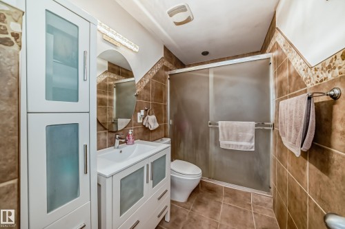 6308 144A Avenue, Edmonton, AB - Indoor Photo Showing Bathroom