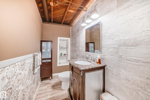 6308 144A Avenue, Edmonton, AB - Indoor Photo Showing Bathroom