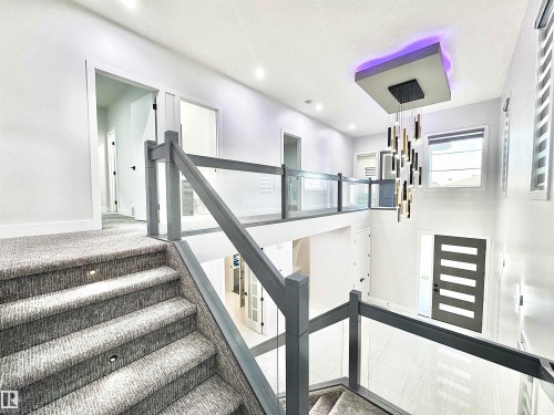 1836 22 Street, Edmonton, AB - Indoor Photo Showing Other Room