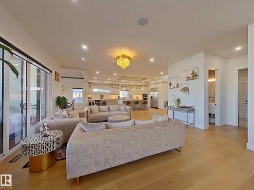 5104 Woolsey Link, Edmonton, AB - Indoor Photo Showing Living Room