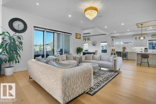 5104 Woolsey Link, Edmonton, AB - Indoor Photo Showing Living Room