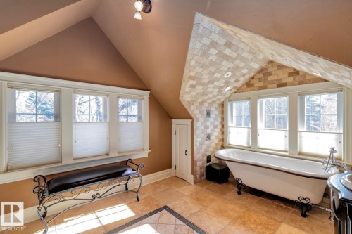 6306 111 Avenue Nw, Edmonton, AB - Indoor Photo Showing Other Room