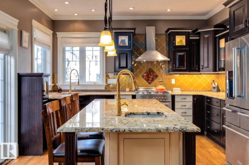6306 111 Avenue Nw, Edmonton, AB - Indoor Photo Showing Kitchen With Upgraded Kitchen
