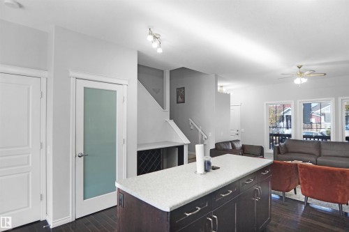 4203 Orchards Drive, Edmonton, AB - Indoor