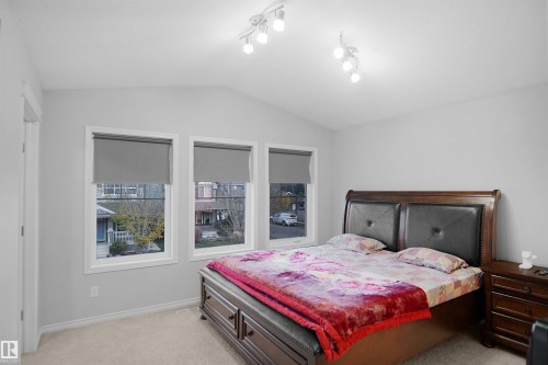 4203 Orchards Drive, Edmonton, AB - Indoor Photo Showing Bedroom