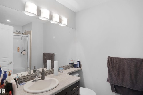 4203 Orchards Drive, Edmonton, AB - Indoor Photo Showing Bathroom