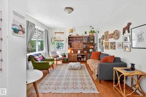 12315 103 Street, Edmonton, AB - Indoor Photo Showing Living Room