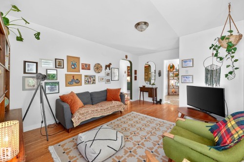 12315 103 Street, Edmonton, AB - Indoor Photo Showing Living Room