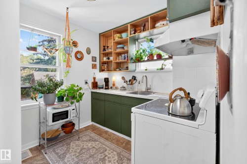 12315 103 Street, Edmonton, AB - Indoor Photo Showing Laundry Room