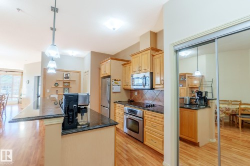 449 4827 104A Street, Edmonton, AB - Indoor Photo Showing Kitchen