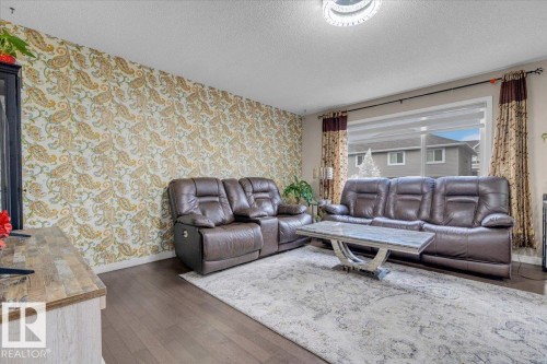5516 5 Avenue, Edmonton, AB - Indoor Photo Showing Living Room