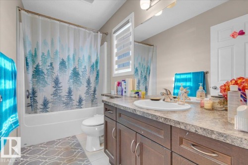 5516 5 Avenue, Edmonton, AB - Indoor Photo Showing Bathroom