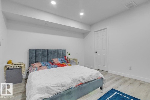 5516 5 Avenue, Edmonton, AB - Indoor Photo Showing Bedroom