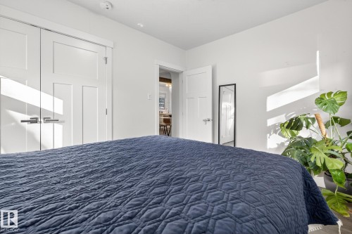 10915 67 Avenue, Edmonton, AB - Indoor Photo Showing Bedroom