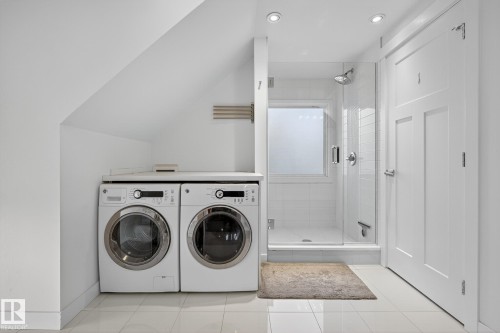 10915 67 Avenue, Edmonton, AB - Indoor Photo Showing Laundry Room