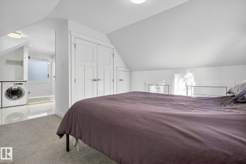 10915 67 Avenue, Edmonton, AB - Indoor Photo Showing Bedroom