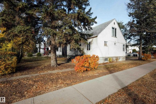 11302 75 Avenue, Edmonton, AB - Outdoor