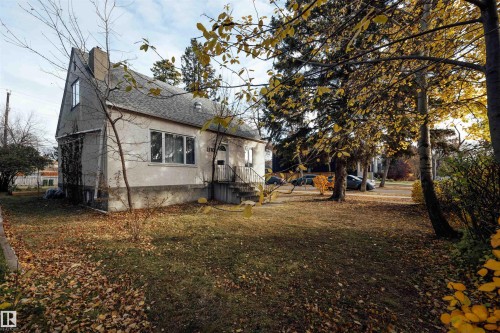 11302 75 Avenue, Edmonton, AB - Outdoor