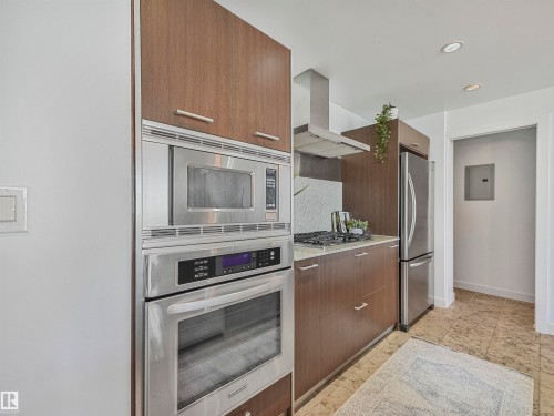 410 2504 109 Street, Edmonton, AB - Indoor Photo Showing Kitchen