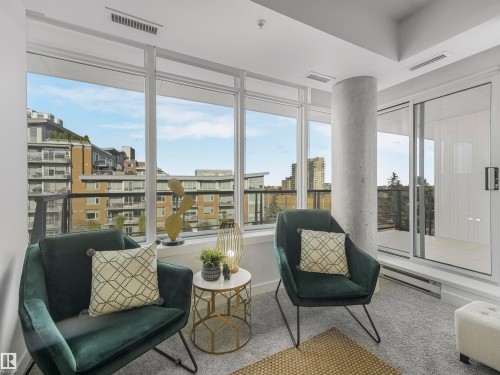 410 2504 109 Street, Edmonton, AB - Indoor Photo Showing Living Room
