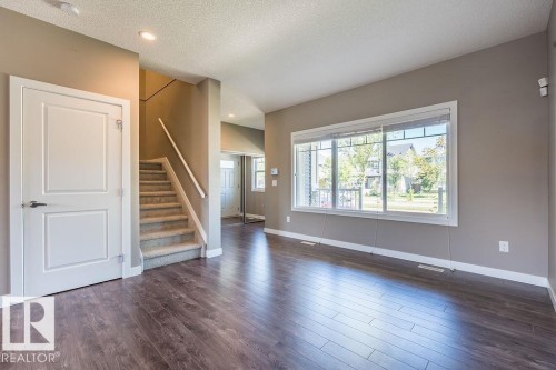 1080 Watt Promenade, Edmonton, AB - Indoor Photo Showing Other Room