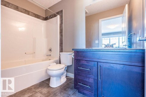 1080 Watt Promenade, Edmonton, AB - Indoor Photo Showing Bathroom
