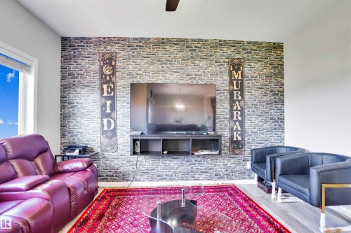 2743 Collins Crescent, Edmonton, AB - Indoor Photo Showing Living Room