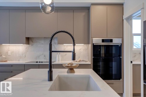3280 Chernowski Way, Edmonton, AB - Indoor Photo Showing Kitchen With Upgraded Kitchen