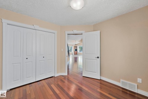 1213 Adamson Drive, Edmonton, AB - Indoor Photo Showing Other Room