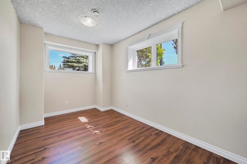 1213 Adamson Drive, Edmonton, AB - Indoor Photo Showing Other Room