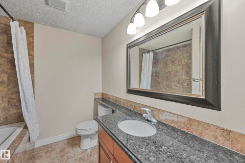 1213 Adamson Drive, Edmonton, AB - Indoor Photo Showing Bathroom