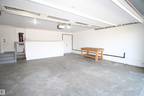 1213 Adamson Drive, Edmonton, AB - Indoor Photo Showing Garage