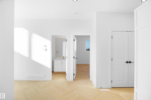 11 Trill Point(E), Spruce Grove, AB - Indoor Photo Showing Other Room
