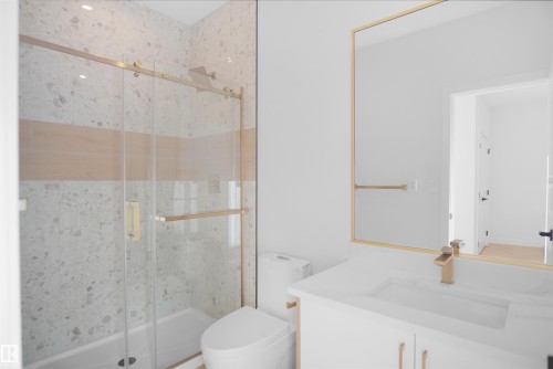 11 Trill Point(E), Spruce Grove, AB - Indoor Photo Showing Bathroom