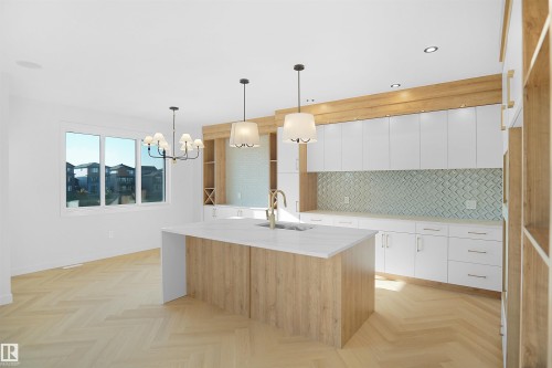 11 Trill Point(E), Spruce Grove, AB - Indoor Photo Showing Kitchen With Upgraded Kitchen