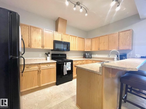 407 4304 139 Avenue, Edmonton, AB - Indoor Photo Showing Kitchen