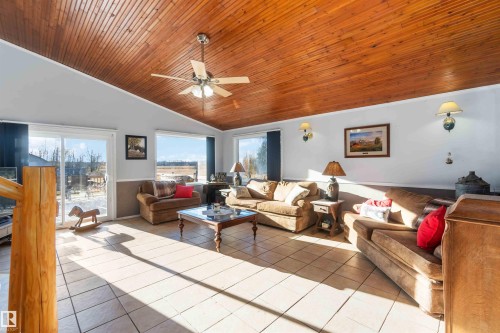 6209 Hwy 633, Rural Lac Ste. Anne County, AB - Indoor