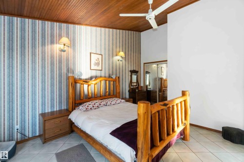 6209 Hwy 633, Rural Lac Ste. Anne County, AB - Indoor Photo Showing Bedroom