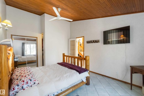 6209 Hwy 633, Rural Lac Ste. Anne County, AB - Indoor Photo Showing Bedroom