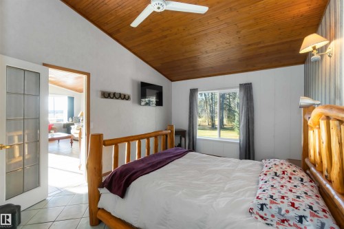 6209 Hwy 633, Rural Lac Ste. Anne County, AB - Indoor Photo Showing Bedroom