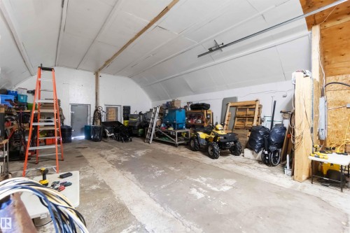 6209 Hwy 633, Rural Lac Ste. Anne County, AB - Indoor Photo Showing Garage