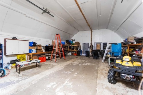 6209 Hwy 633, Rural Lac Ste. Anne County, AB - Indoor Photo Showing Garage