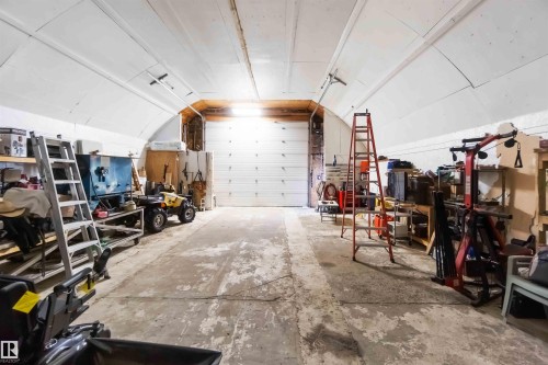 6209 Hwy 633, Rural Lac Ste. Anne County, AB - Indoor Photo Showing Garage