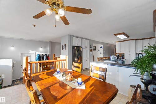 6209 Hwy 633, Rural Lac Ste. Anne County, AB - Indoor Photo Showing Dining Room