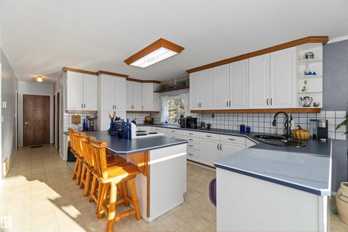 6209 Hwy 633, Rural Lac Ste. Anne County, AB - Indoor Photo Showing Kitchen