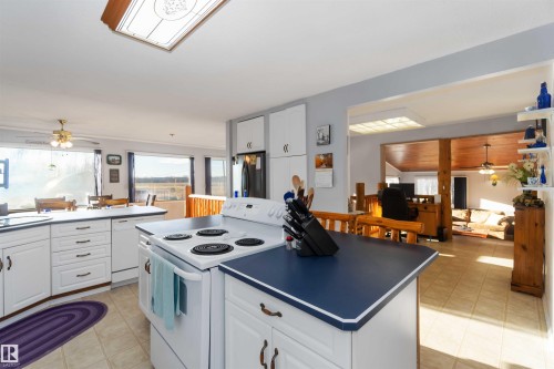 6209 Hwy 633, Rural Lac Ste. Anne County, AB - Indoor Photo Showing Kitchen