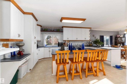 6209 Hwy 633, Rural Lac Ste. Anne County, AB - Indoor Photo Showing Kitchen