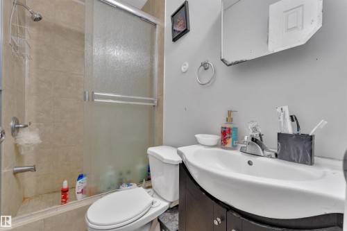 3307 24 Av Nw, Edmonton, AB - Indoor Photo Showing Bathroom