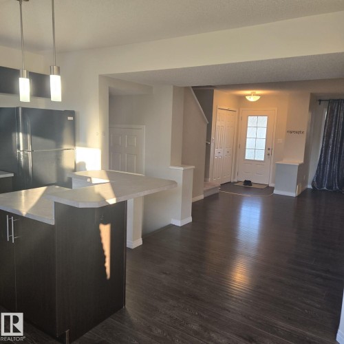 7315 22 Avenue, Edmonton, AB - Indoor Photo Showing Kitchen